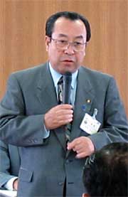 「法定協まで行こうじゃないですか」と市議に法定協での結論を求める高橋燕市長
