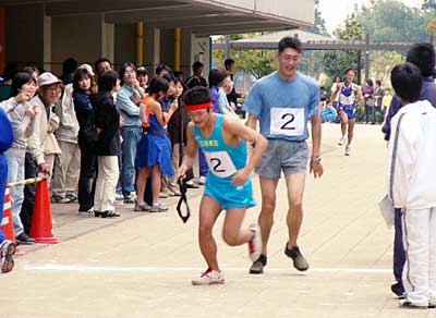 3日開かれた平成15年度第21回市民駅伝競走大会