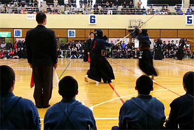 25日開かれた第32回三条杯争奪高等学校剣道大会