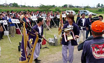 三条凧合戦2日間の戦いを終わって6日行われた表彰式