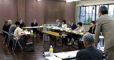 7日開かれた三条・栄・下田合併協議会の組織体制等検討特別小委員会