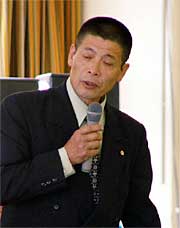 皮切りで反対意見を述べる高野賢司委員