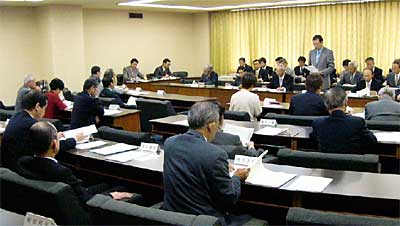 25日開かれた三条市議会合併問題等調査特別委員会