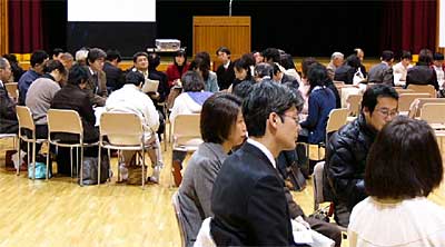 18日開かれた本成寺中学校区の心の教育フォーラム