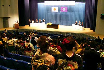 3日行われた加茂市の平成17年度成人式
