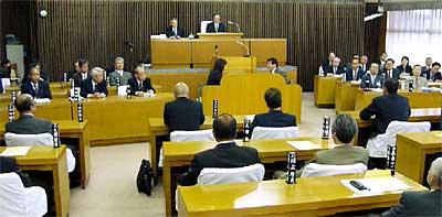 赤塚議長辞任に伴って議長選挙が行われた津雨市議会第2回臨時会