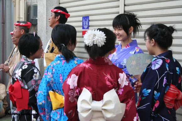 1000人みこし