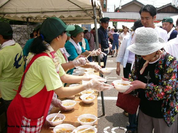 大なべの豚汁サービス