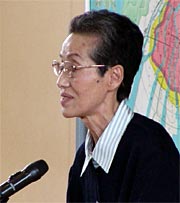 13歳のときの被爆体験を語る松本さん