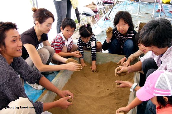 光る泥団子づくり