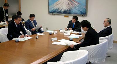 26日開かれた県央広域市町村圏協議会の平成18年第3回協議会