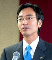 年末のあいさつをする国定市長