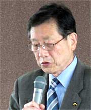 予算概要を説明する高橋三条市長