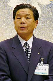出馬の意欲を語る小林分水町長