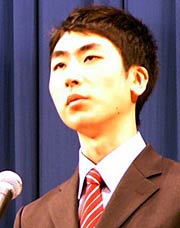 20歳の誓いを述べる高橋さん