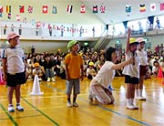 選手宣誓する園児