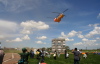 中高層建物救出訓練で屋上の要救助者を双発ヘリで救出