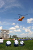 中高層建物救出訓練で屋上の要救助者を双発ヘリで救出