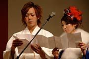 成人の言葉を述べる丸山さんんと松平さん