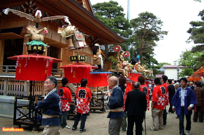 三条まつり15日、宵宮傘鉾コンクール審査