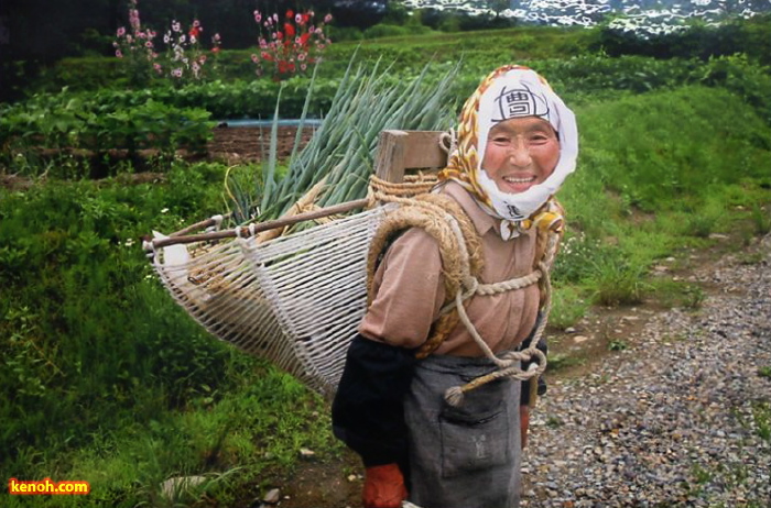 写真・市展賞「ヤツ、ばあちゃん」圡田耕一