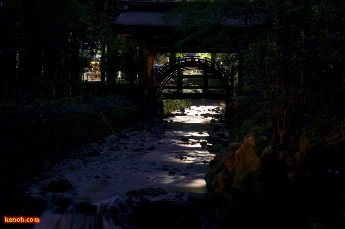 弥彦神社
