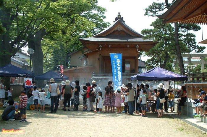 県央食協三条支部が三条市・八幡宮ではし供養祭