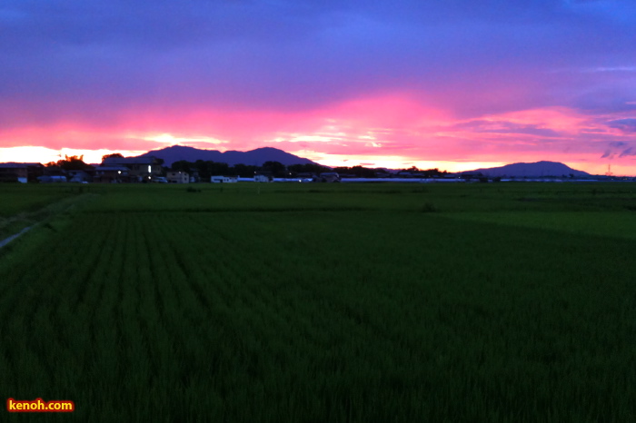 25日の夕焼け、三条市上須頃地内から