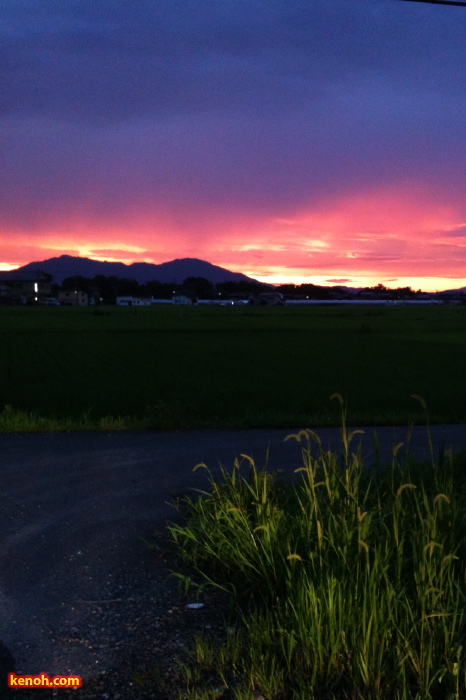 25日の夕焼け、三条市上須頃地内から