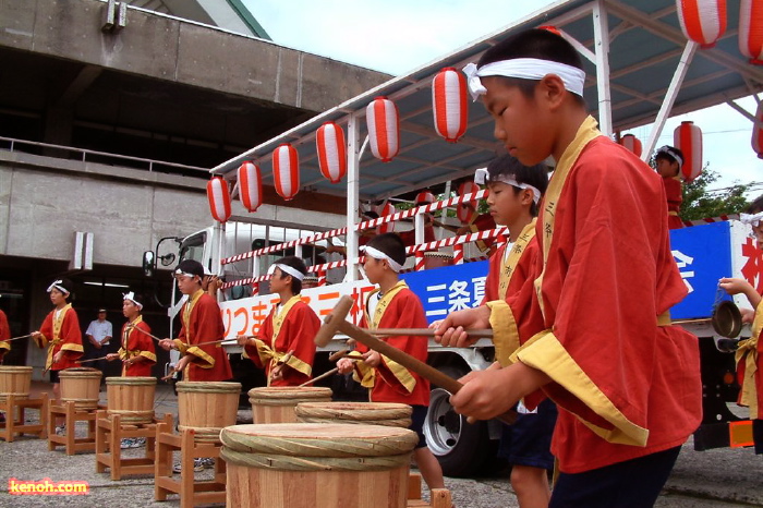 第5回三条夏まつり／ふれ太鼓、三条市厚生福祉会館駐車場