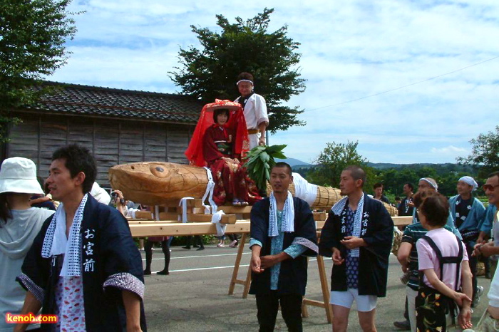 しただふるさと祭り／雨生の大蛇行列行進