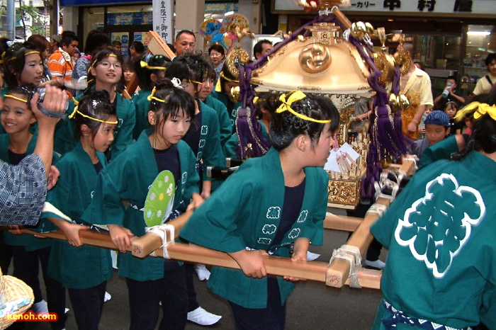 飛燕夏まつり／燕1000人みこし、子どもみこし