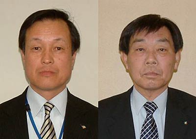 左が健康副支部長兼福祉事務所長に昇格の小平松雄財政課長、右が水道局長に昇格の大谷悟志下水道課長