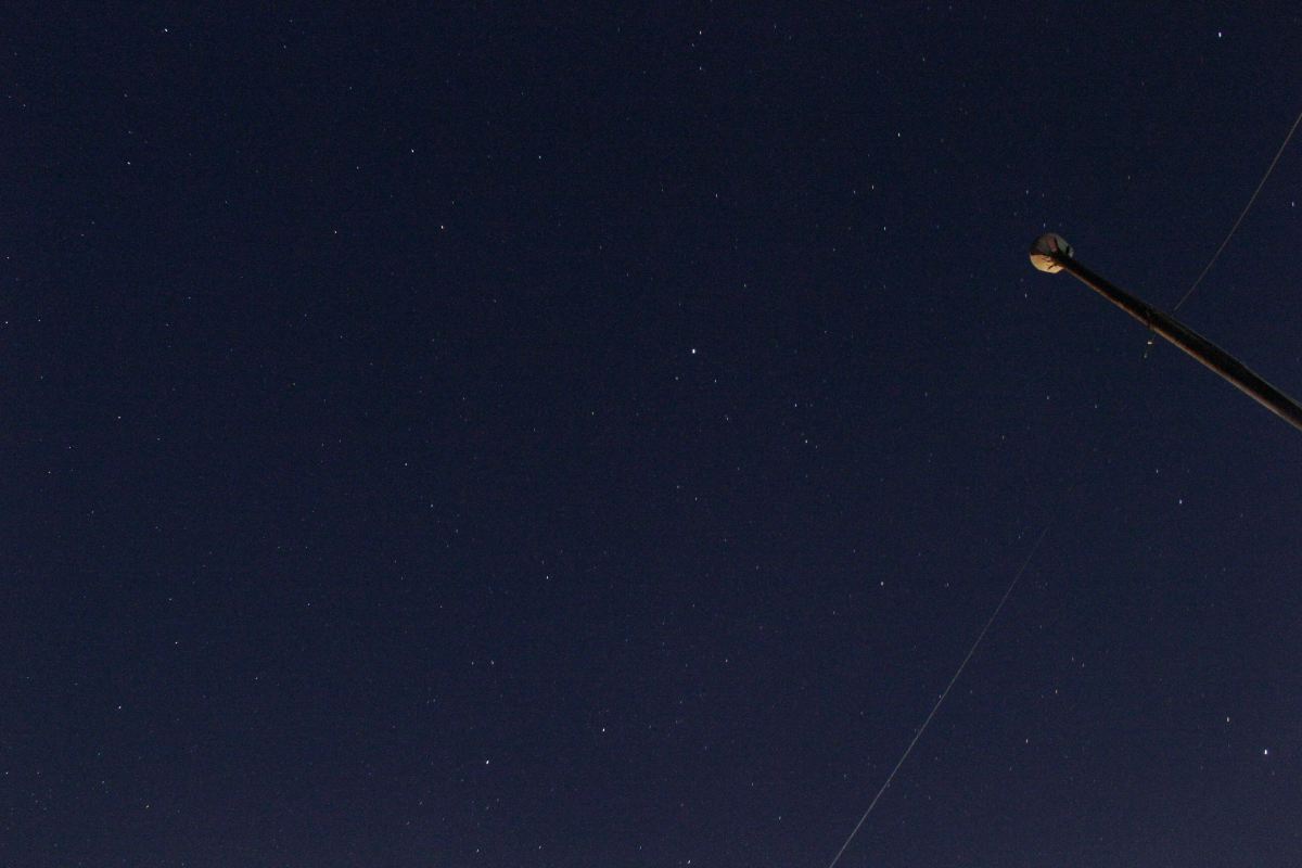 展望台の屋上から夜空の星