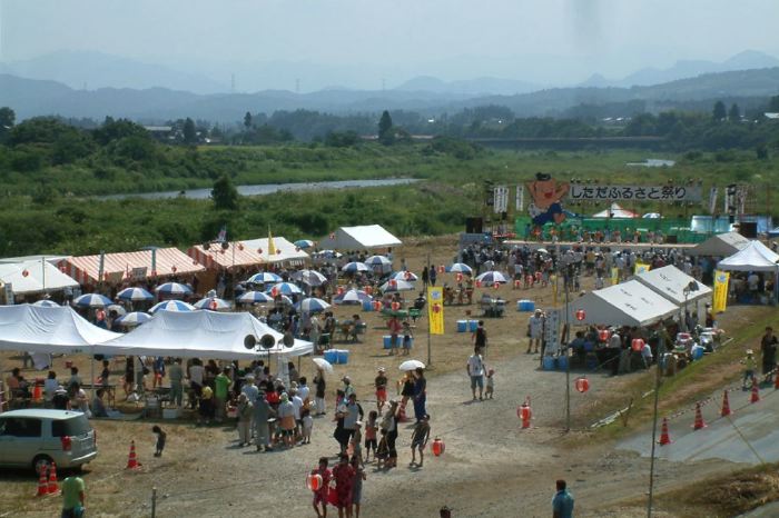 会場の五十嵐川河川公園