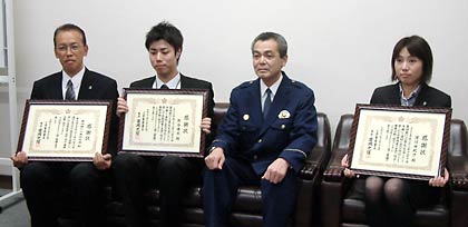 並んで記念撮影