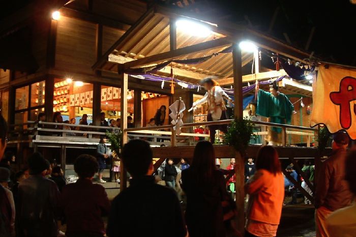 三条市・神明宮春祭りで奉納された神楽「杵樹の舞」