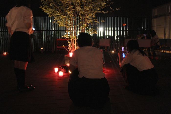 七夕の夜に三条東公民館で三条市が初めのライトダウンキャンペーン