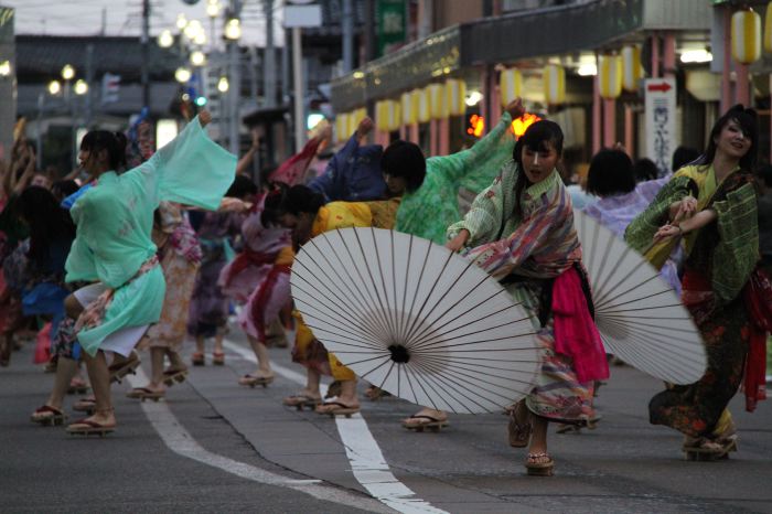 三条夏まつりの三条総踊り