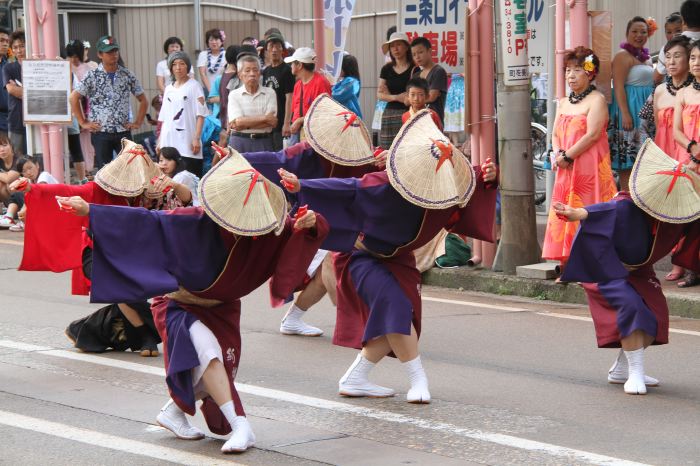 三条夏まつりの三条総踊り