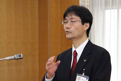 年頭のあいさつを行う鈴木燕市長
