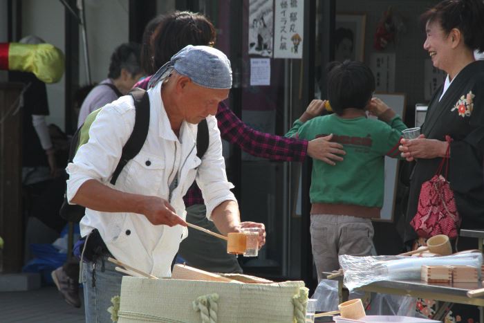 酒呑童子物語の樽酒をいただく