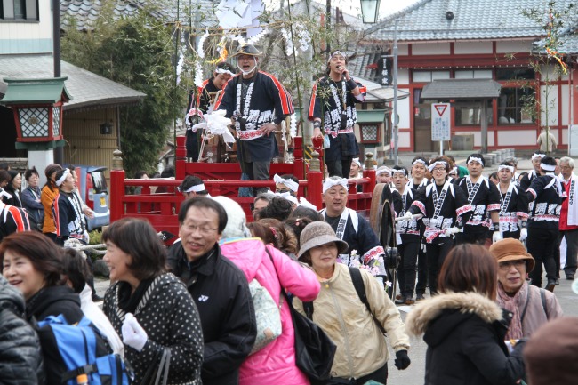 地元の人や観光客も参加