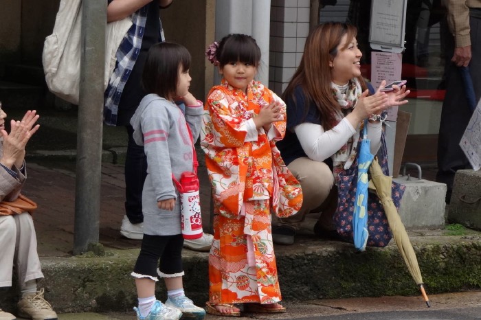 赤い着物がかわいい