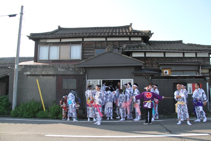 木場小路万灯組の門付け