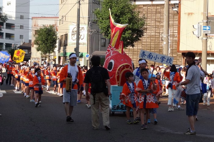凧ばやし踊りパレード、条南小学校