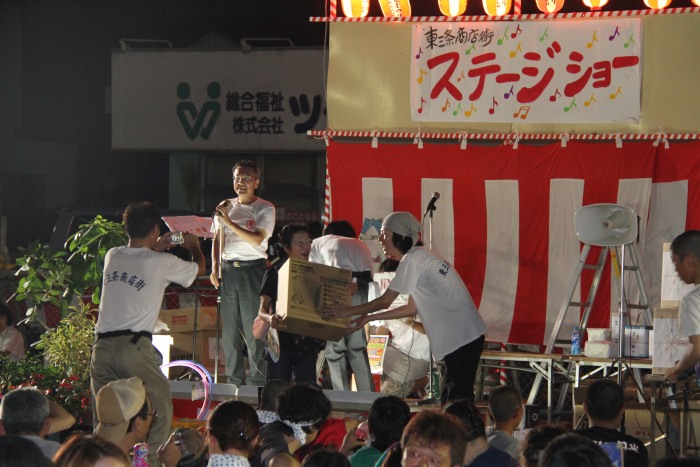 東三条商店街の夜店市