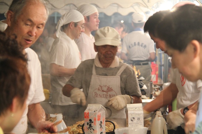 東三条商店街の夜店市