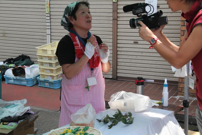 テレビの取材を受けるふーど工房ゆうこ