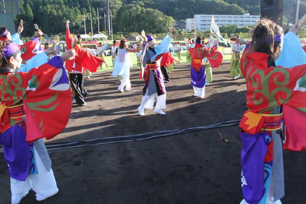 フィナーレは約200人でよさこい